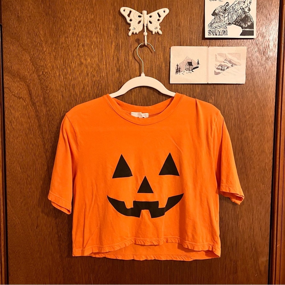 Truly madly deeply cropped Halloween jack-o’-lantern tshirt.